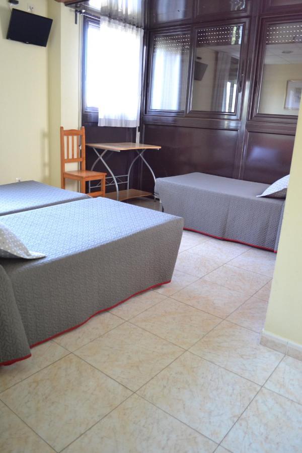 Hostal Bartis Figueres  Room photo